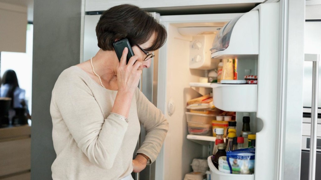 Почему холодильник включается и сразу отключается